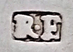 R.E is het meesterteken van zilversmid Regnerus Elgersma te Leeuwarden van 1750 tot 1777